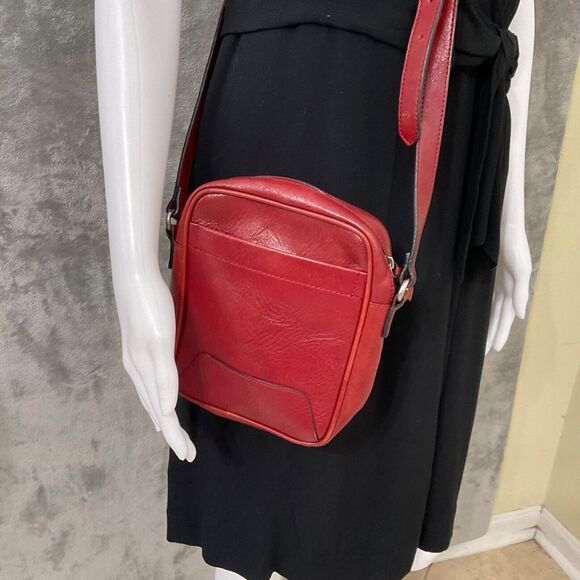 WILSONS LEATHER Pelle Studio Red Leather Bag Crossbody Purse - Picture 2 of 16